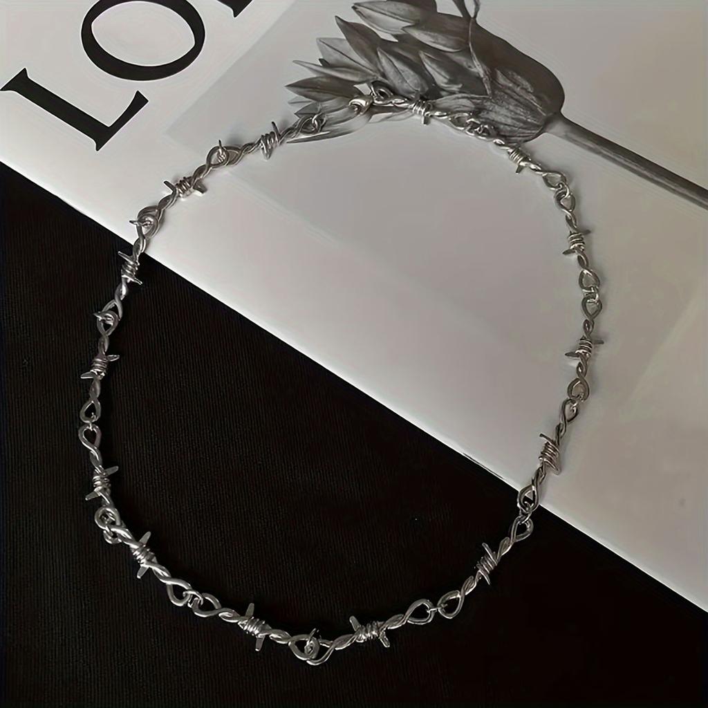 Creative Retro Thorn Necklace Barbed Collarbone Chain Decorative for Holiday Party Gift Men and Women Accessories