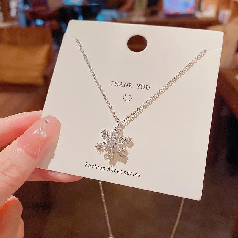 Christmas Necklace For Women Shiny Zircon Flower Necklace Christmas New Year Party Zircon Fashion Rotatable Snowflake Pendant Non rotatable