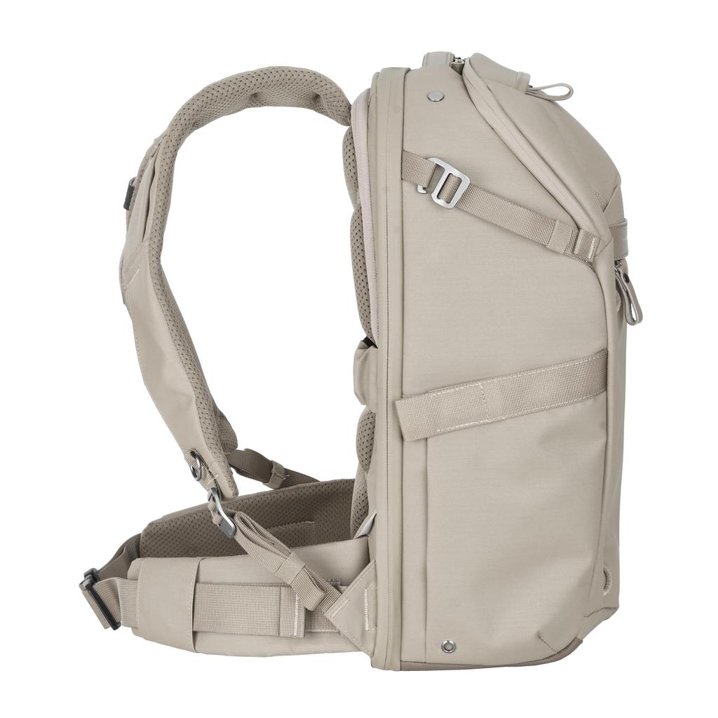 VANGUARD VEO METRO Series Backpacks with 3-Way Access from Top, Side, and Back (VEO METRO B20L CM)
