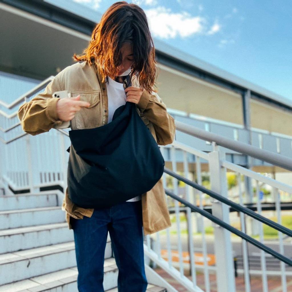 LIVERAL Shoulder Bag UKIE Large Fully Waterproof Fabric Water Repellent Unisex Black Black