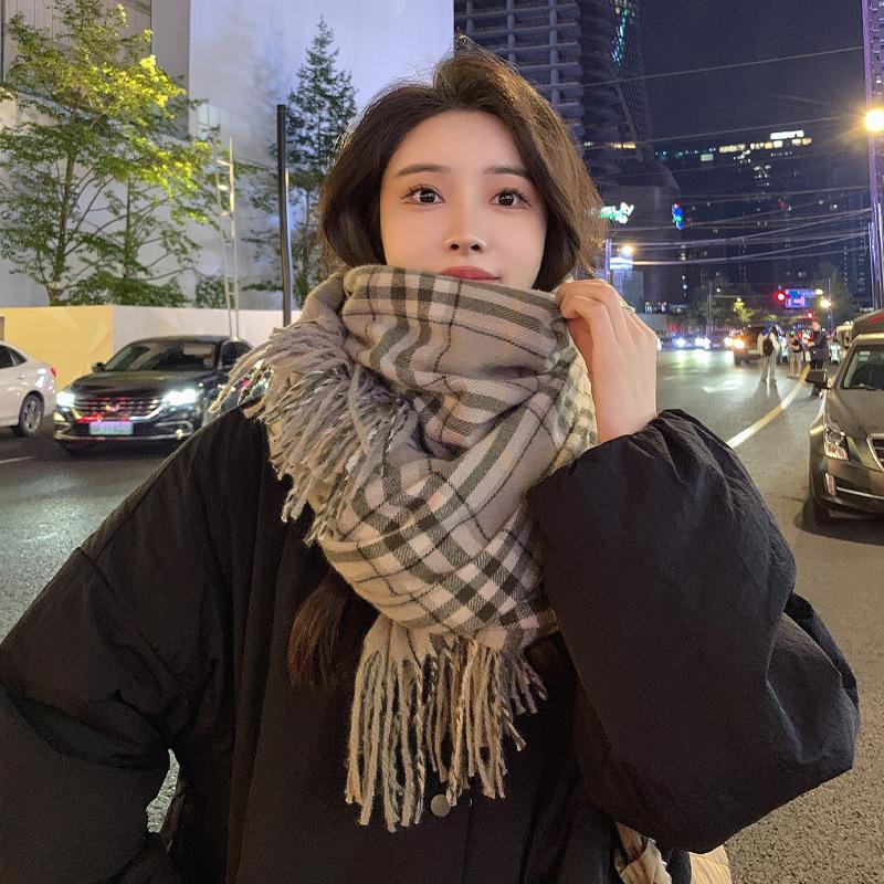 Japanese and Korean version of the new autumn and winter scarf women's thickened warm imitation cashmere plaid scarf fashionable versatile student cir