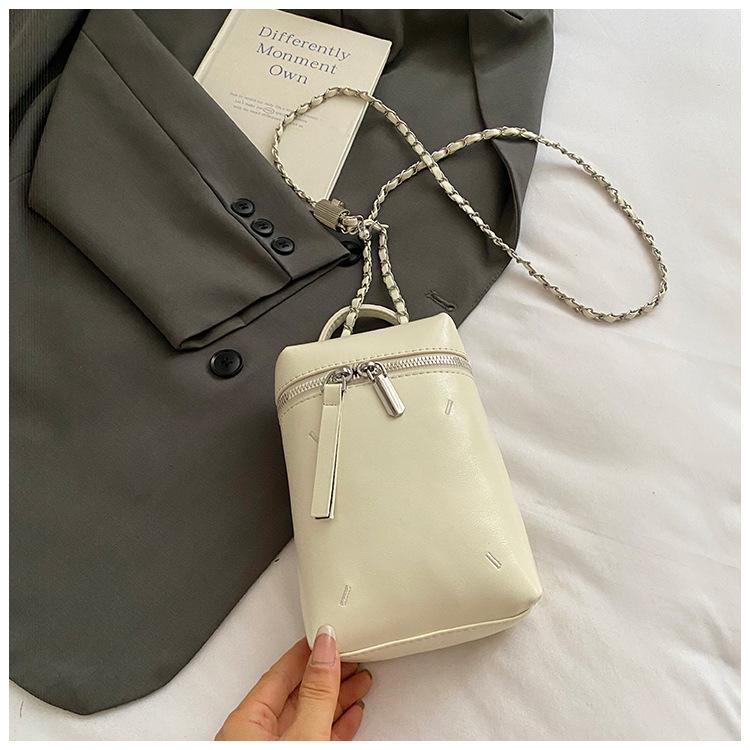 

Casual high-end portable women s bag 2025 new fashion texture messenger bag niche design mobile phone bag белый