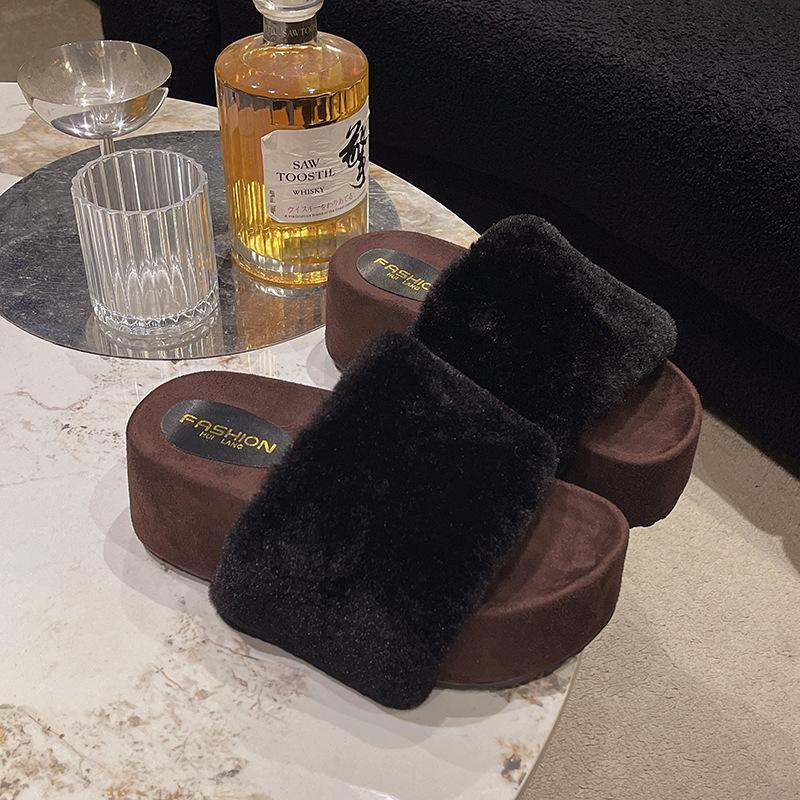 Premium Thick-bottomed Fluffy Slippers for Women's Outer Wear 2025 New Autumn and Winter Non-slip and Height-increasing One-word Cotton Slippers