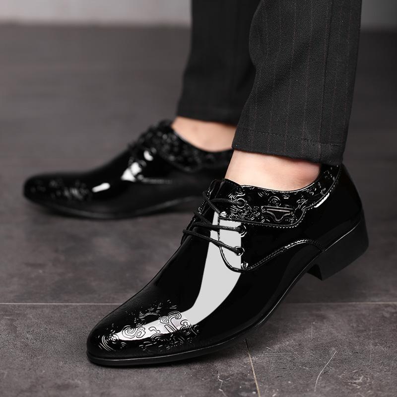 Stylish Men's Pointed Toe Dress Shoe Patent Leather Lace-Up Embossed Pattern Business Footwear Comfortable Office Wedding Shoes