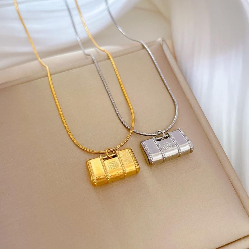 Fu Charakter Tasche Personalisierte Minimalistische Windofen Echte Gold Halskette Weibliche Schlüsselbeinkette Mit