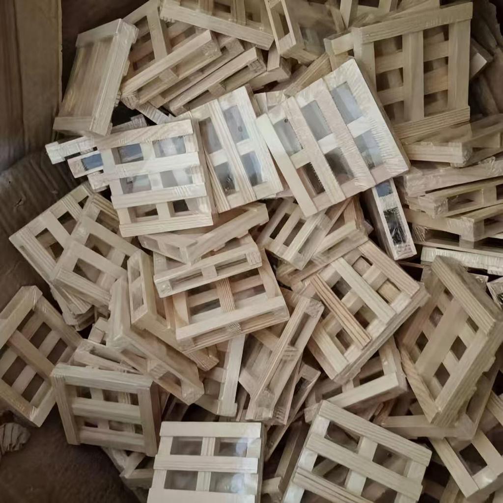 Heat-Resistant Wooden Openwork Coaster and Mini Tray