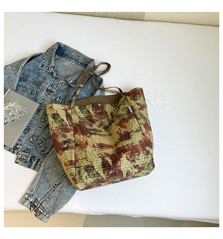 

Summer 2025 New Trend Water Dyed Cloth Shoulder Bag Camouflage Large Capacity Lightweight Versatile Portable Tote Backpack Women хаки