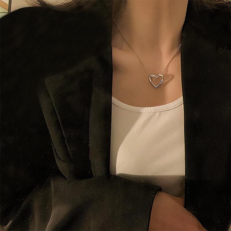 Light Luxury Niche Hollow Love Necklace Female Ins Japanese and Korean Version Simple Design Pendant Collarbone Sweater Chain