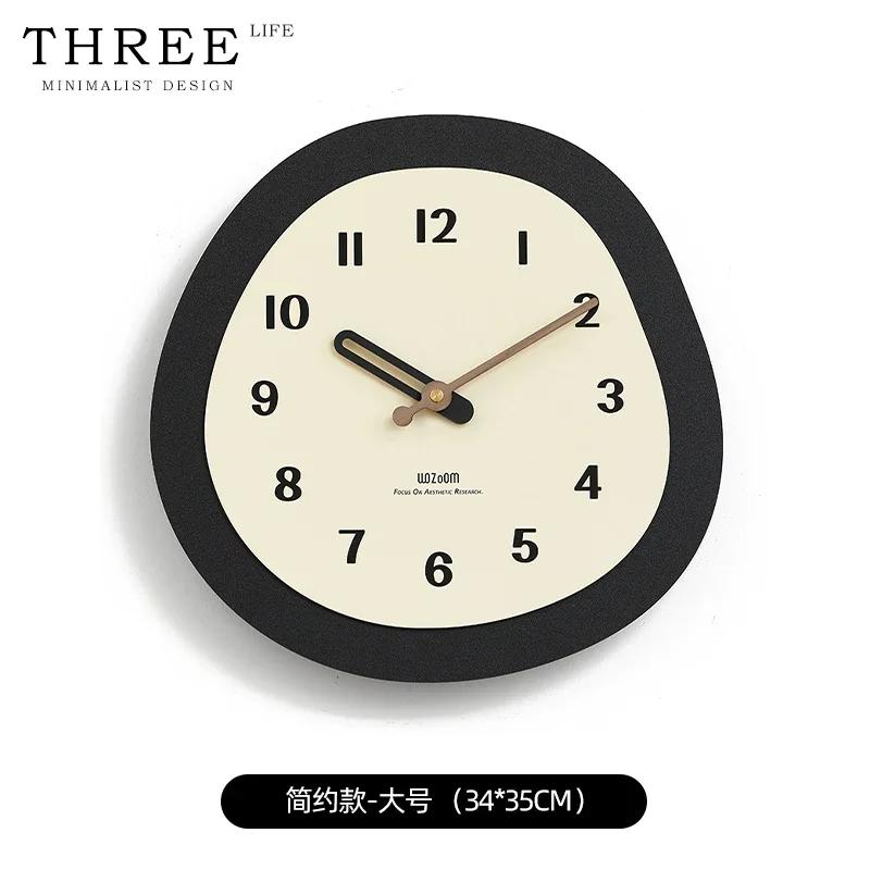 Battery-powered Simple and Small Clock. Unique Aesthetic Style. Minimalist Wall Clock Decoration. Wall Design. Fashionable Wall