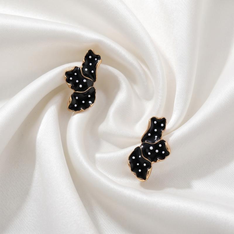 1 Pair Dripping Oil Irregular Petal Stud Earrings for Women Elegant Floral Design Anti-allergy Business Casual Wear Jewelry