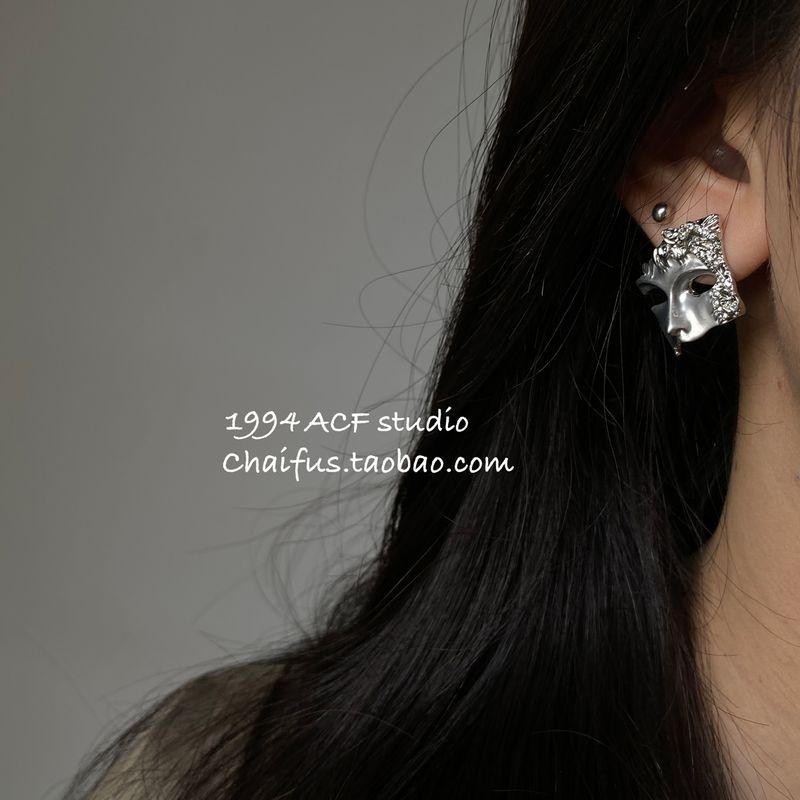 

Chai Fu Studio/R860 European and American Personalized Face Mask Abstract Ear Studs Niche Design Sense Art Earrings A pair of main drawing models