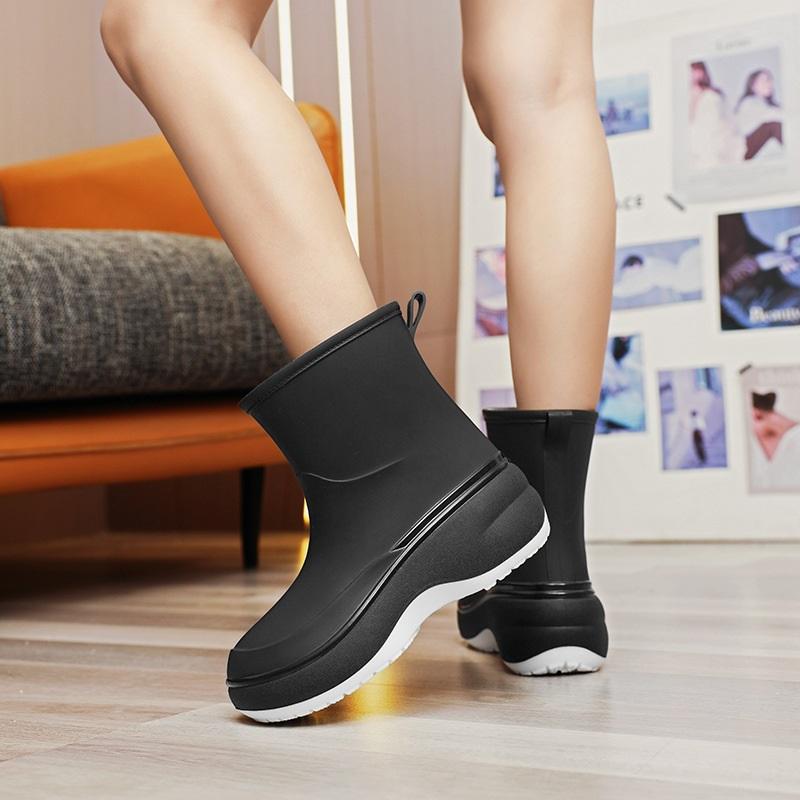 Women's Outdoor Fashionable Anti Slip Waterproof Thickened And Wear Resistant Short Tube Rain Shoes Rubber Shoes