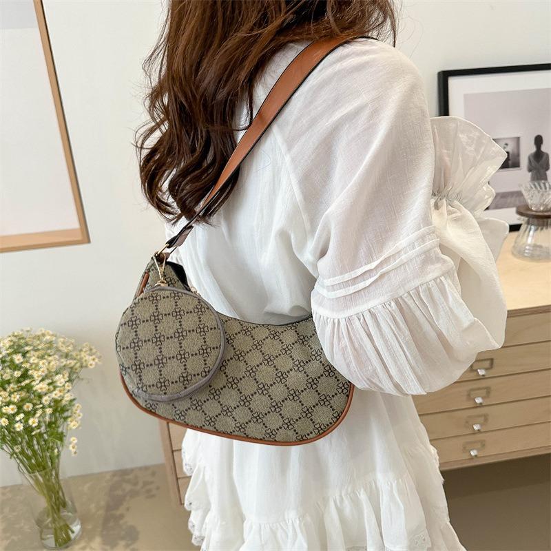 New Simple Shoulder Bag Casual Simple Casual Bag Women's Summer Commute Crescent Bag Messenger Bag