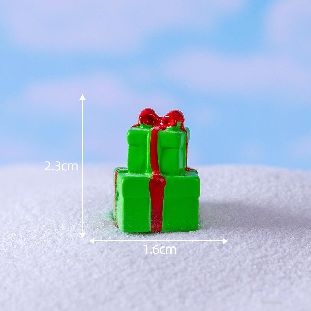 

Micro Landscape Ornament Cute Snow Scene Accessory Old Man Bear Decoration Semi Manual Cute Christmas Figurine For Desktop Gifts
