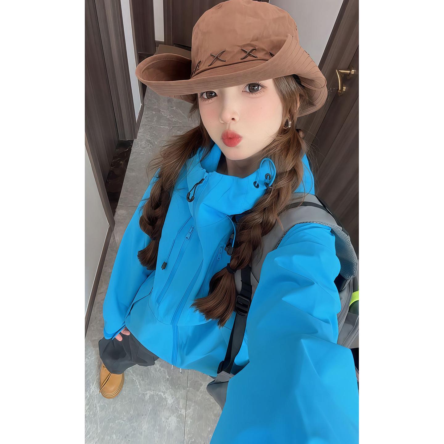 Blue jacket women s 2026 new outdoor windproof three-in-one super good-looking dopamine early autumn coat XL