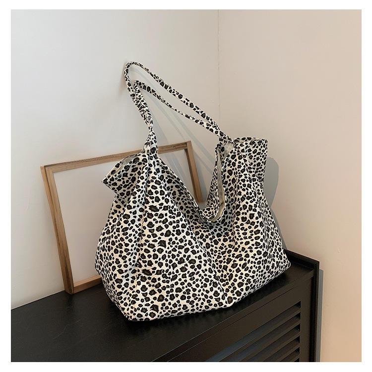 

Leopard Print Canvas Tote Bag - Women s Casual Lightweight Shoulder Bag леопардовый/белый