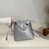Textured Retro Niche Design Bag Women's 2025 New Trendy Fashion Pumping Strap Shoulder Messenger Bag Underarm Bucket Bag