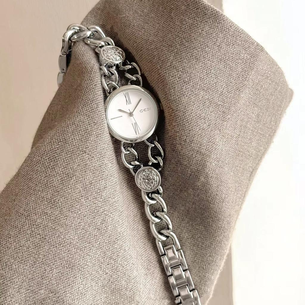 New Vintage Chain-Style Women's Bracelet Quartz Watch,Sophisticated, Niche, and Elegant Timepiece Women's Watches for Dresses