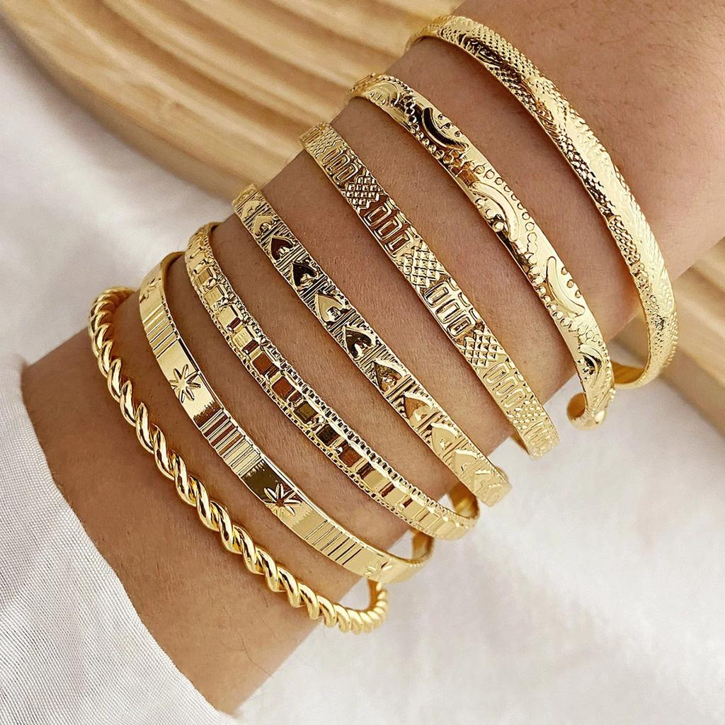 Stainless Steel 7 Pcs/Set Punk Bracelets for Women Girls Goth Heart Prints Metal Design Open Bangle Party Fashion Jewelry Gifts