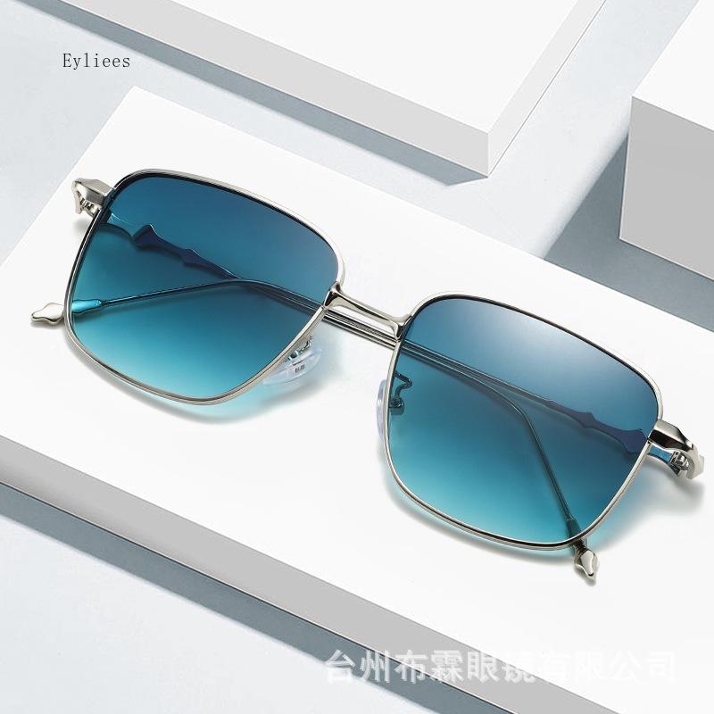 Metal Square Thin Frame Retro Sunglasses Women Men Fashion Sun Glasses Female Eyeglasses Shades gafas
