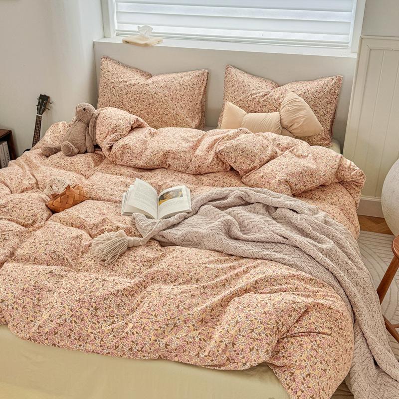 Bedding Four-piece Set Skin-friendly Breathable and Comfortable, Small Floral Washed Sheets Quilt Covers Pillowcases