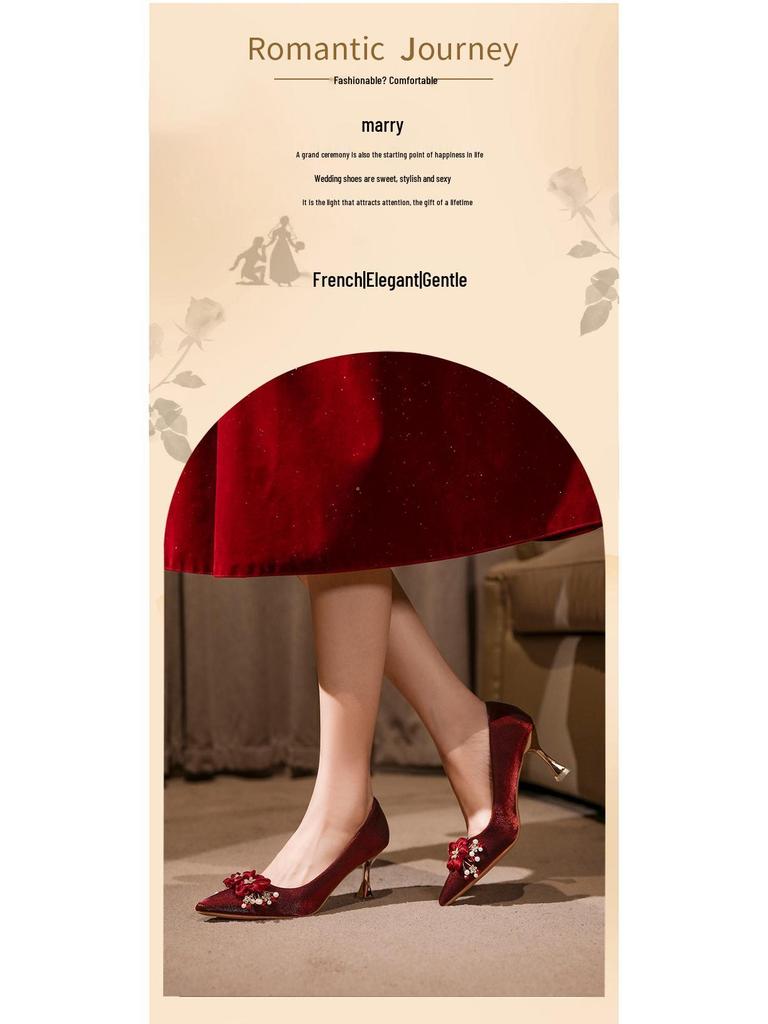 2025 Μεταξωτά Φλοράλ Στιλέτο Νυφικά Παπούτσια: Γόβες Γάμου με Μυτερή Μύτη για Νύφες