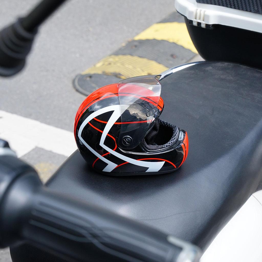 Small Pet Motorcycle Helmet Cat Dog Puppy Mini Helmets Pet Safety Mini Motorcycle Helmet Full Face Head Protecting Pet Hard Hat