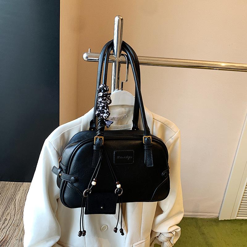 Suede handbag bag women's 2025 new trendy autumn and winter retro fashion shoulder bag commuter messenger pillow bag