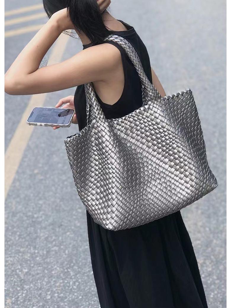 

2024 г. Модная сумка ручной работы большой вместимости и через плечо