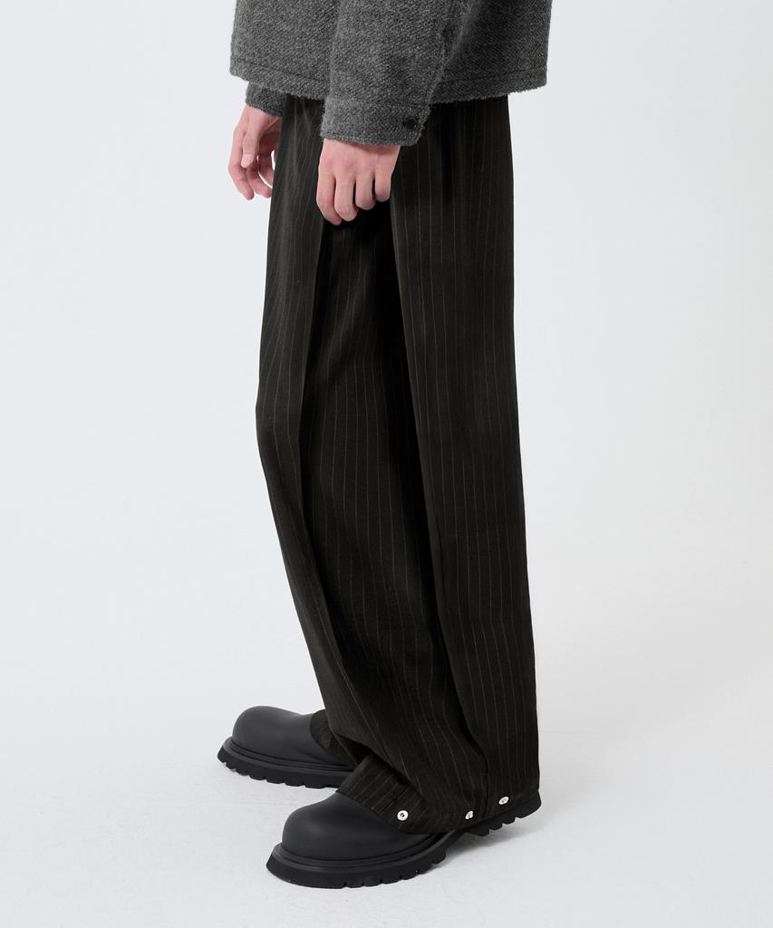 TRILLION Striped Side Pleat Snap Button Wide Slacks_Black