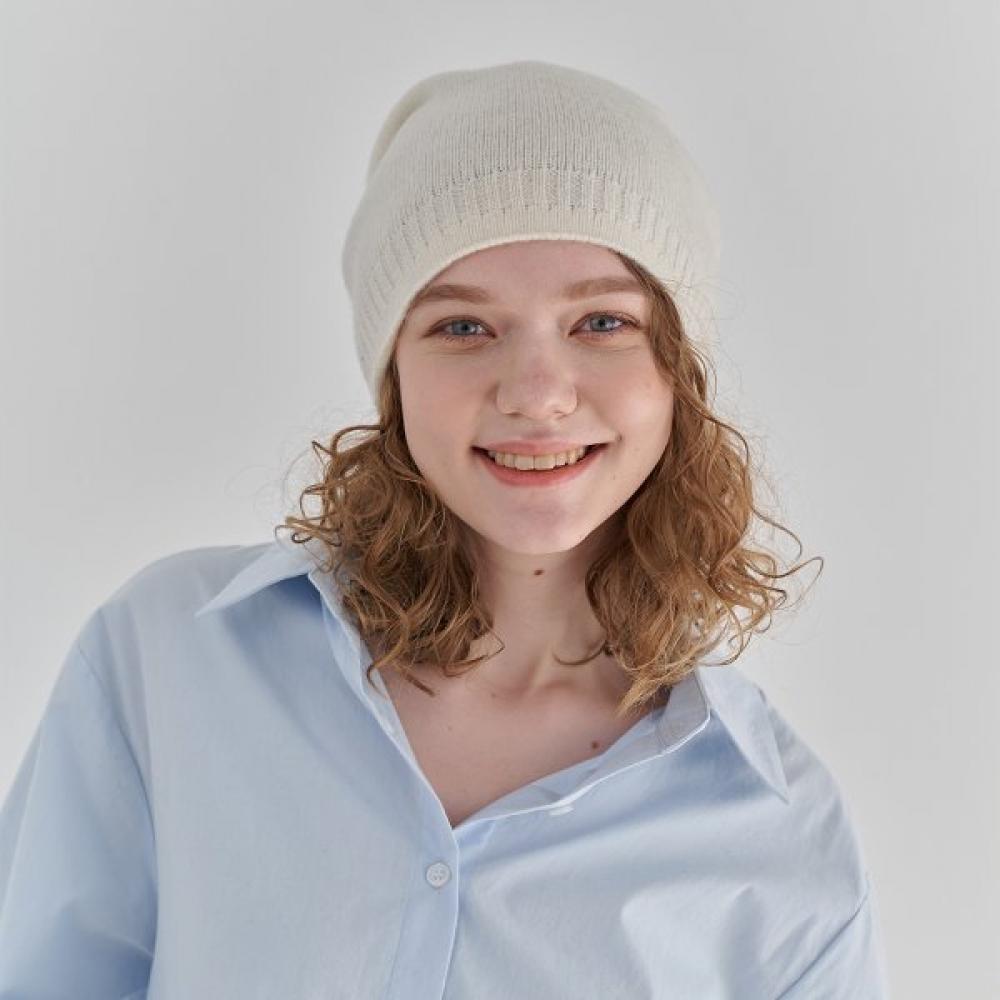 Dal Cashmere 30 Slouch Knit Beanie Ivory