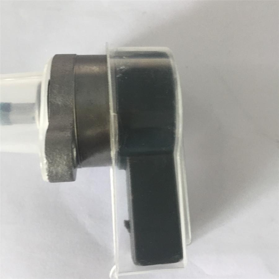 Fuel Injection Pressure Regulator Valve  For Mercedes CDI Sprinter 0281002241