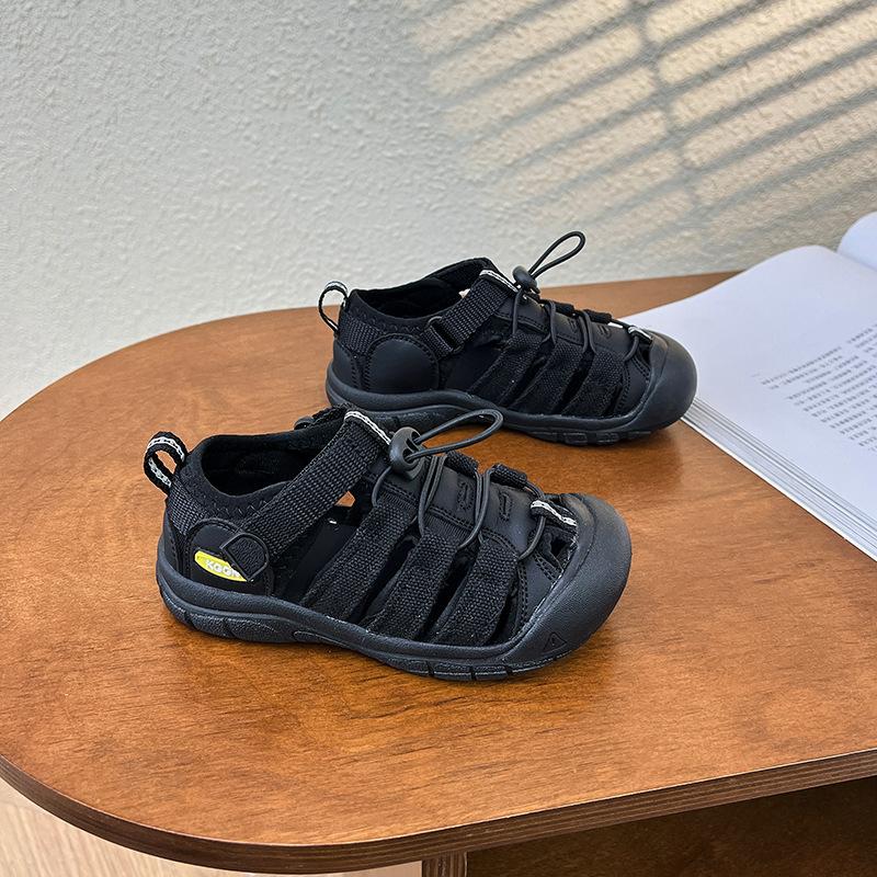 

Мальчиковые сандалии с закрытым носком, летние новые детские спортивные пляжные туфли на мягкой подошве, камуфляжные туфли для маленьких мальчиков, обувь для ходьбы по ручью 23-25 yards, 3 pairs in one hand чёрный