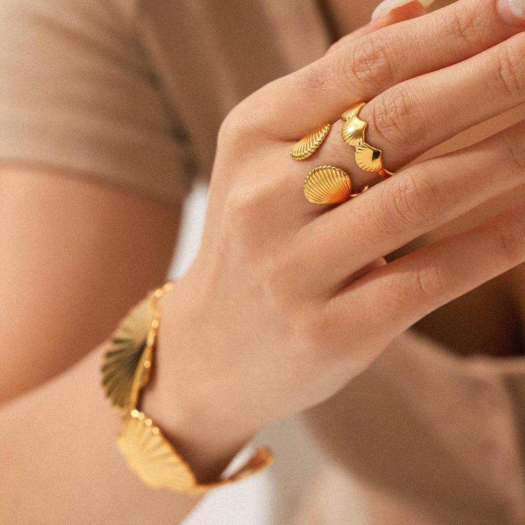 18K Gold Plated Ocean Style Shell & Titanium Steel Women's Bracelet - Non-Fading