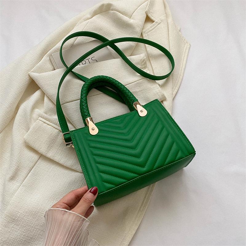 

Retro striped handheld women s bag 2025 summer popular fashion simple shoulder messenger bag trend small square bag women зелений