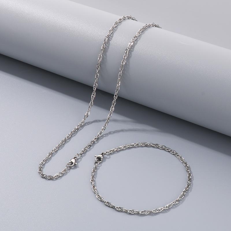 Commuter Plain Chain, Trendy Nightclub Multi-Size Plain Weave Twist Chain, Titanium Steel Men'S And Women'S Necklace.