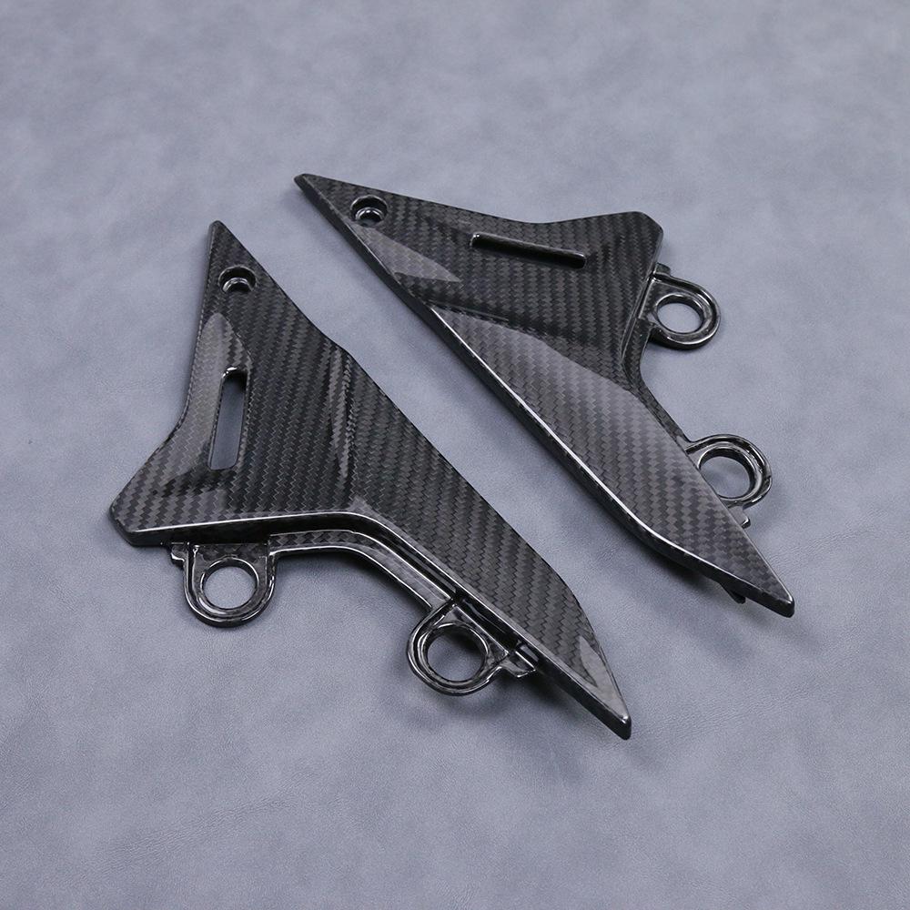 

CFMOTO 800NK Накладка нижняя декоративная из углеволокна 29cm x 11.5cm x 3cm