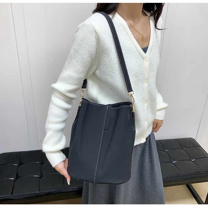 Bucket Bag - Chic Minimalist Shoulder and Crossbody Handbag for Women
