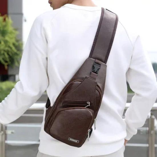 Auf Lager Herrentasche für die Brust mit Kopfhöreranschluss USB Schultergurt 30cm  Max Length  50