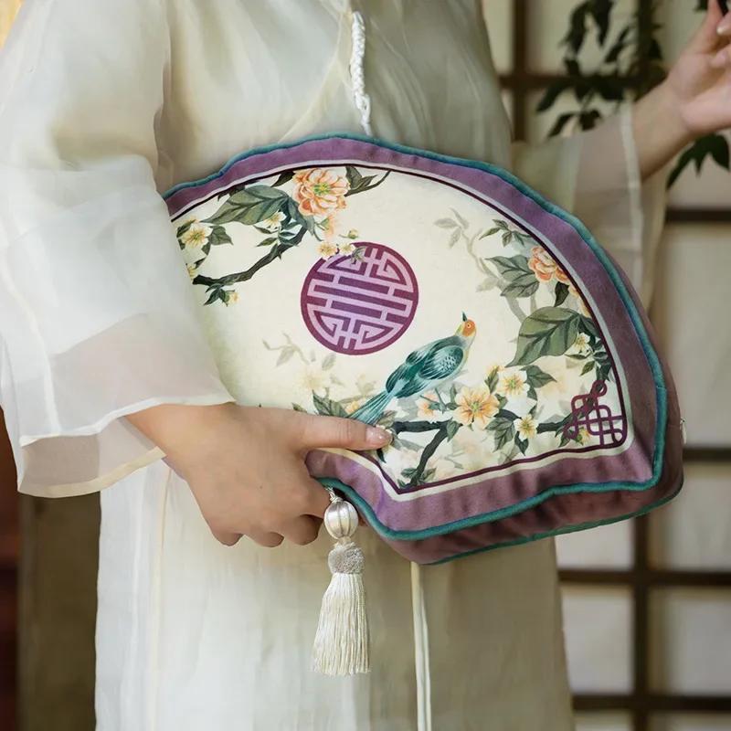 

Подушка в китайском стиле в форме фонарика с бабочкой, вышитая, уникальный дизайн, мягкая, с хорошим отскоком, подушка для поясницы, прикроватная