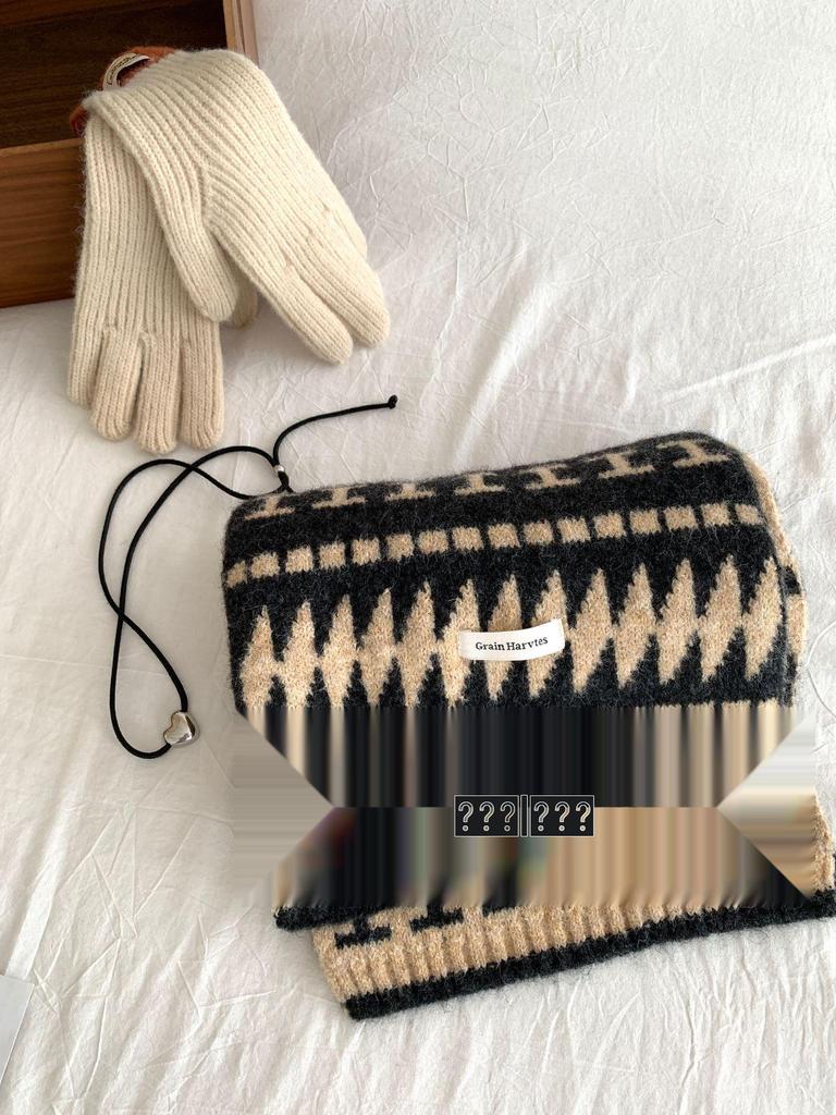 Fair Isle Wool-Blend Knitted Christmas Scarf for Men & Women - Warm, Cold-Proof, High-End Snood for Autumn/Winter