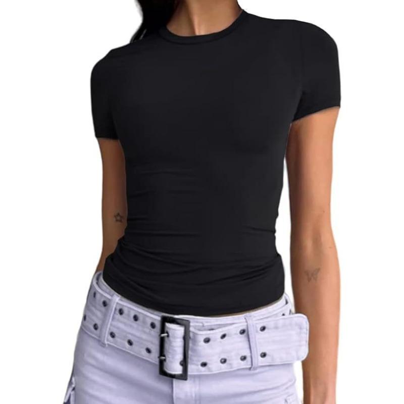 

Острая девушка в облегающем топе с модным круглым вырезом и ощущением высокого класса Женские футболки M чёрный