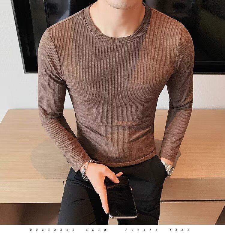 Herren Slim Fit Langarm T-Shirt mit dunklen Streifen und Rundhalsausschnitt