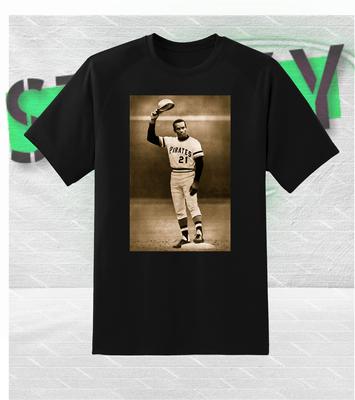 Roberto Clemente 21 Baseball Legend Graphic Unisex T-Shirt Retro Sports Fan Unisex