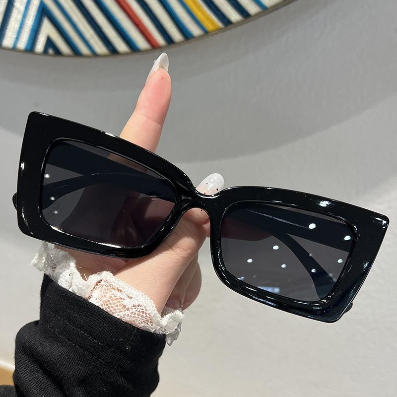 New Fashion Square Small Frame Sunglasses Men and Women Simple Street Photography Sunglasses Outdoor Anti Glare Glasses