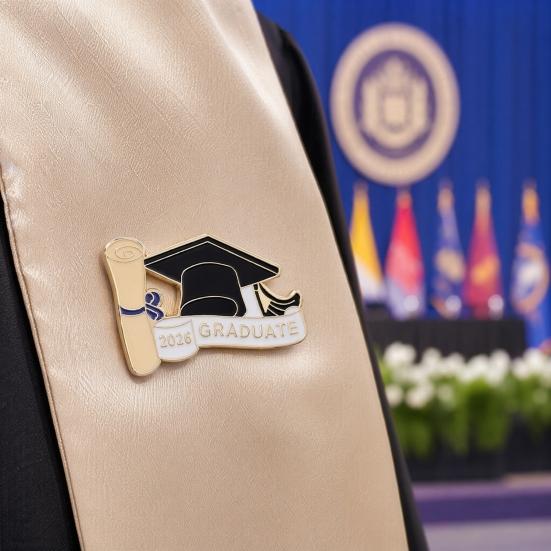 Broche Épingle de Diplôme 2026, Broche à Revers Émail Chapeau de Diplôme Étoile Rouleau de Papier, Badge Commémoratif Classe de 2026 pour Lycéen Étudiant Universitaire