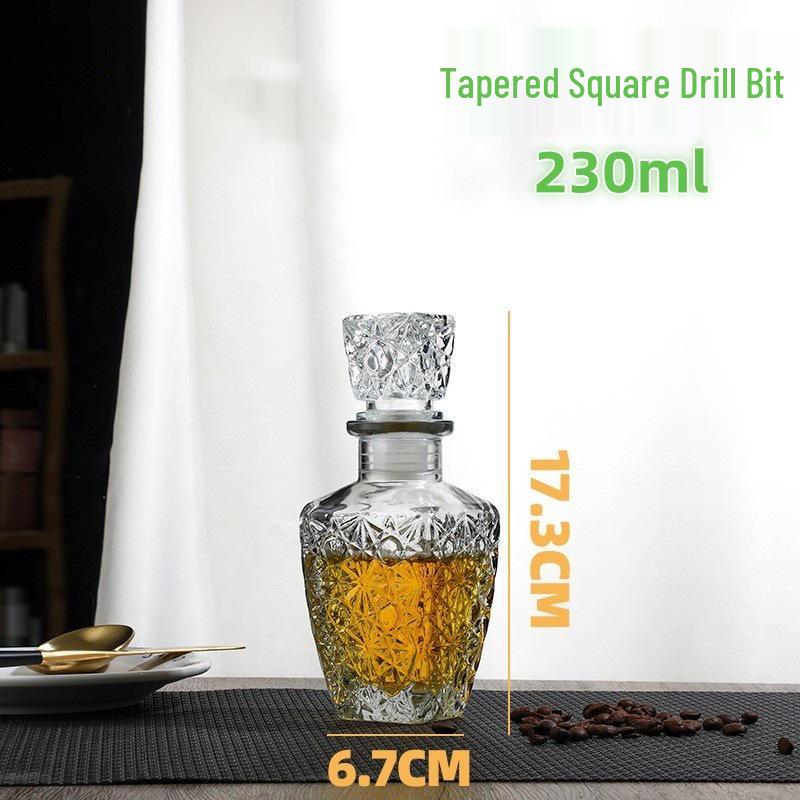 European Crystal XO Glass Decanter: Transparent Whiskey and Wine Bottle