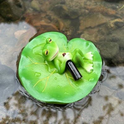 1pc Hilariously Adorable Frog On For Lotus Leaf Resin Statue with Beer Bottle Outdoor Garden Decoration Ponds Planters Decor
