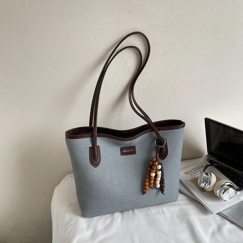 Korean Version of Foreign Style Casual Shoulder Bag Women's New High-value Large-capacity Armpit Bag Fashionable and Simple Tote Bag Foreign Style