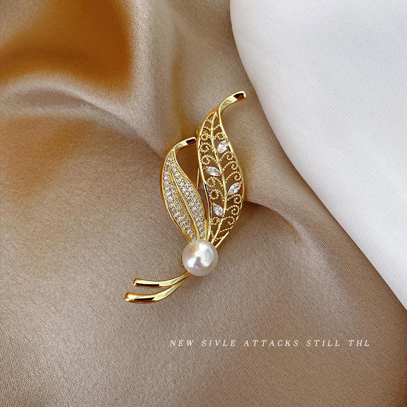 Elegant Wheat Ear Alloy Brooch: High-Grade Pin for Coats and Suits